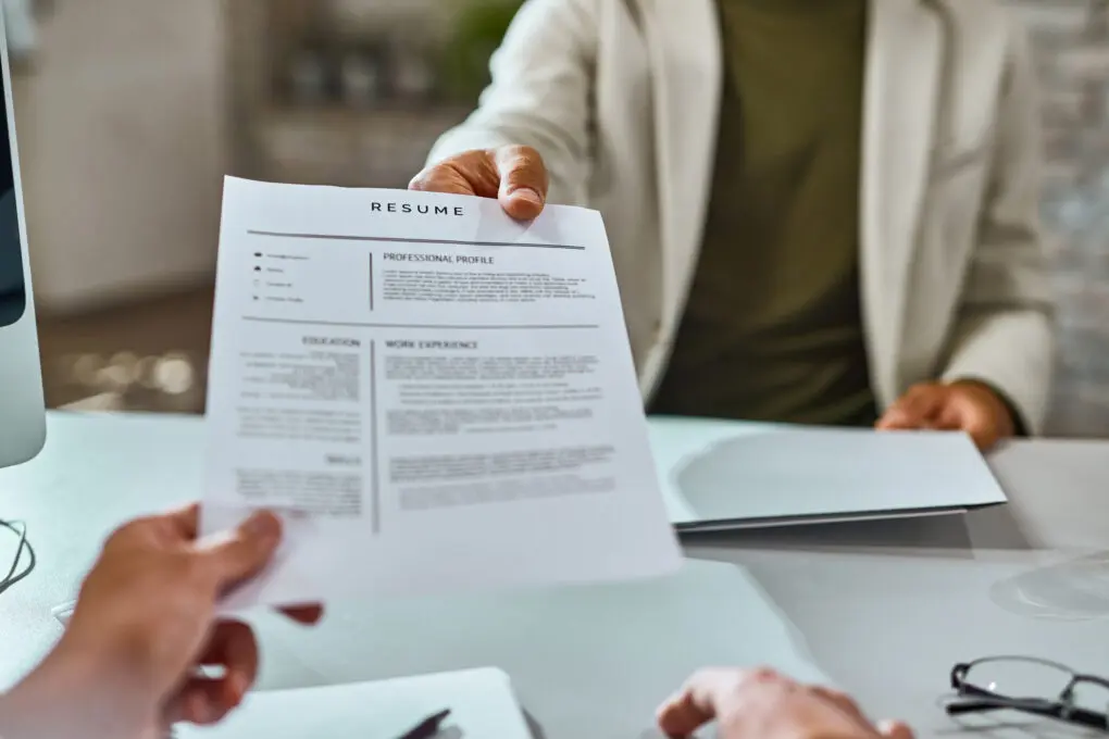 Jinsi Ya Cv Nzuri ya Kumvutia Muajiri Kukupa kazi Haraka