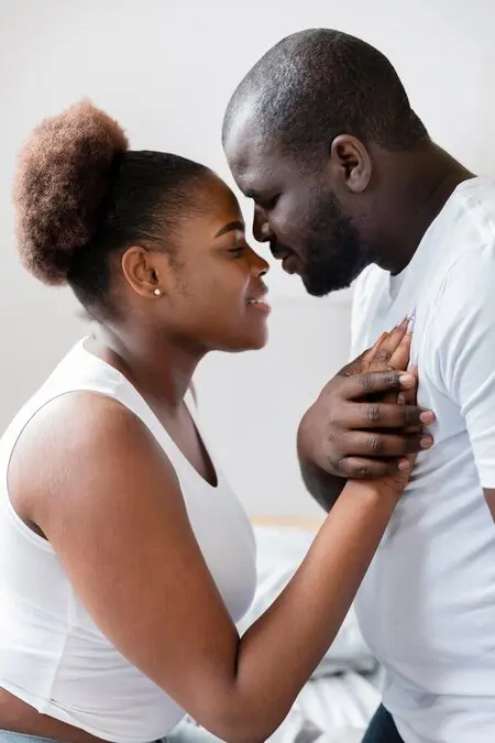 Mistari ya Kutongoza Msichana Akupende