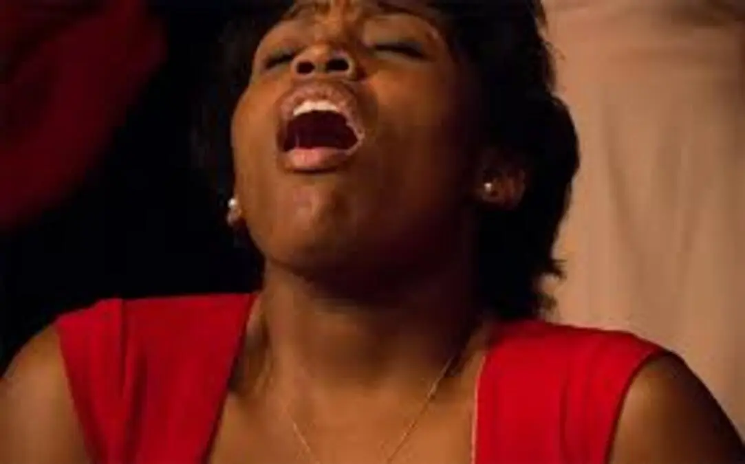 JINSI YA KUSUGUA G-SPOT YA MWANAMKE, HADI ALIE KAMA MTOTO MDOGO