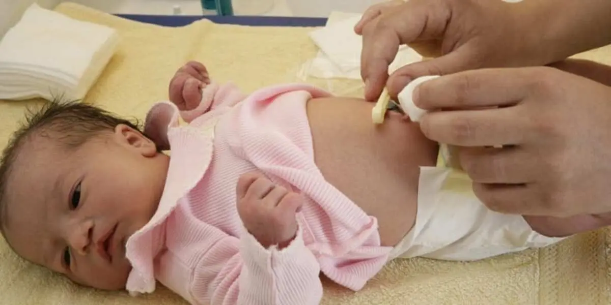 Sababu za kitovu cha mtoto mchanga kutoa maji na Tiba Yake