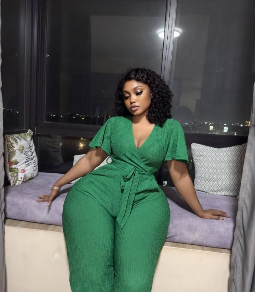 Mbinu 10 Za Kumfanya Mwanamke Avue Nguo Mwenyewe