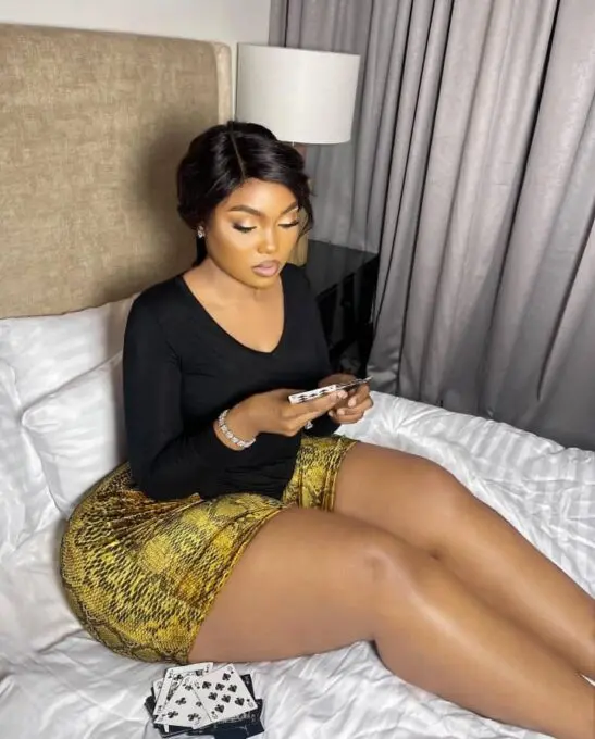 Jinsi Ya Kumtext Mwanamke Hadi Akupigie Simu Wa Kwanza