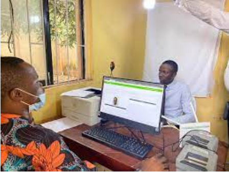 Jinsi ya kuangalia kitambulisho cha kura