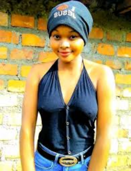 Jinsi Ya Kuanza Mazungumzo Na Mwanamke