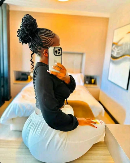 Tungo za Mashairi ya Hisia za kumsifia Mwanamke