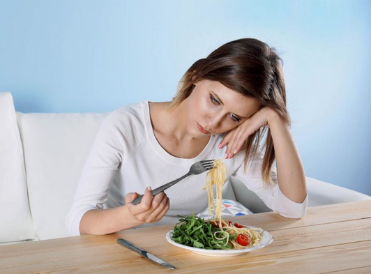 Ufahamu Ugonjwa Kukosa Hamu Ya Kula (Anorexia nervosa) Dalili na Tiba yake Ufahamu Ugonjwa Kukosa Hamu Ya Kula (Anorexia nervosa) Dalili na Tiba yake