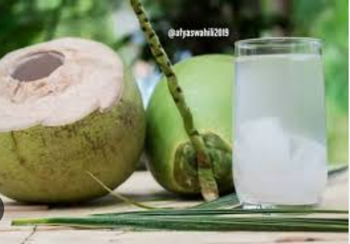 Faida za Maji ya Madafu kwa Mama Mjamzito Faida za Maji ya Madafu kwa Mama Mjamzito